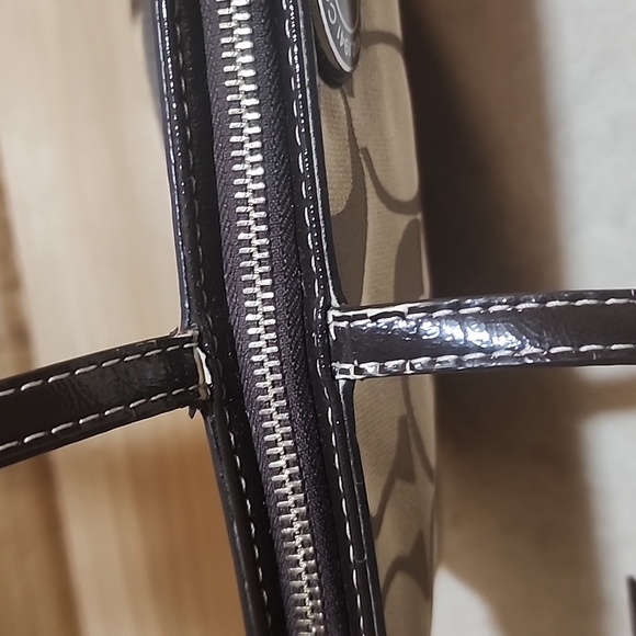 Coach Signature Stripe tote - Picture 5 of 11